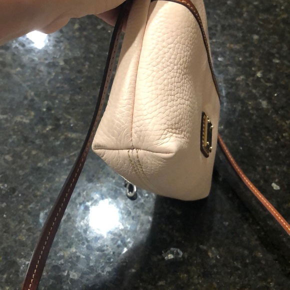 Dooney & Bourke crossbody purse - Picture 3 of 8